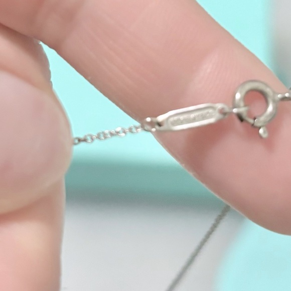 Tiffany & Co Filigree Heart Pendant with Key Silver Necklace Rare Discontinued - Picture 3 of 3